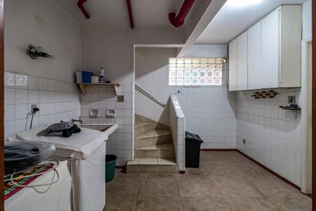 Casa à venda com 300m², 3 quartos e 3 vagas Casa à venda com 300m², 3 quartos e 3 vagasÁrea de Serviço