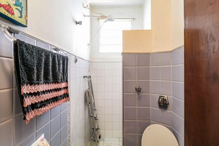 Casa à venda com 300m², 3 quartos e 3 vagas Casa à venda com 300m², 3 quartos e 3 vagasBanheiro da Suíte 1