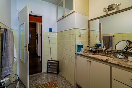 Casa à venda com 300m², 3 quartos e 3 vagasBanheiro Social