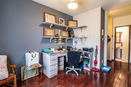 Casa à venda com 300m², 3 quartos e 3 vagasSuíte 2