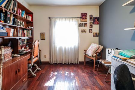 Casa à venda com 300m², 3 quartos e 3 vagasSuíte 2