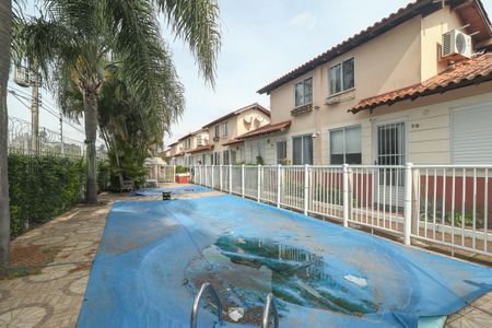 Casa de condomínio à venda com 72m², 3 quartos e 1 vagaÁrea comum - Piscina