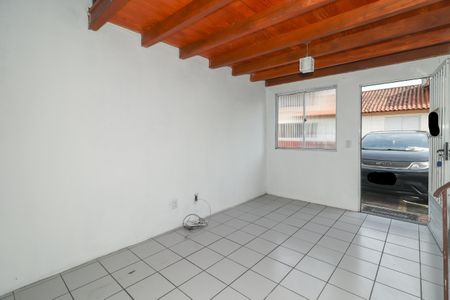 Sala de casa de condomínio para alugar com 3 quartos, 72m² em Parque Santa Fé, Porto Alegre