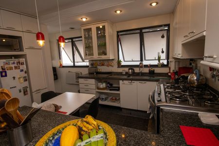 Apartamento à venda com 193m², 2 quartos e 2 vagasCozinha