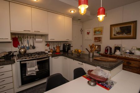 Apartamento à venda com 193m², 2 quartos e 2 vagasCozinha