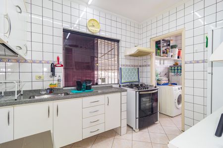 Casa à venda com 270m², 2 quartos e 50 vagas Casa à venda com 270m², 2 quartos e 50 vagasCozinha