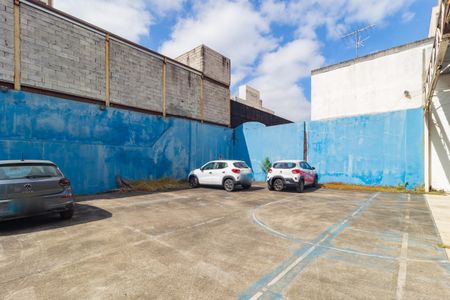 Casa à venda com 270m², 2 quartos e 50 vagas Casa à venda com 270m², 2 quartos e 50 vagasEstacionamento