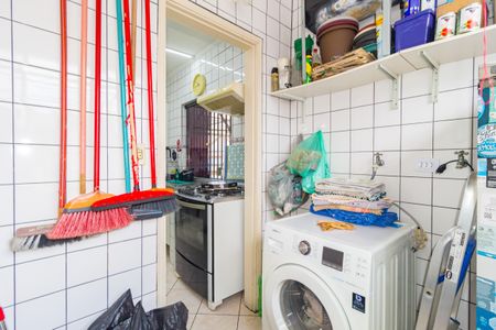 Casa à venda com 270m², 2 quartos e 50 vagas Casa à venda com 270m², 2 quartos e 50 vagasÁrea de Serviço