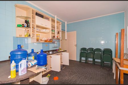 Casa à venda com 270m², 2 quartos e 50 vagas Casa à venda com 270m², 2 quartos e 50 vagasCozinha - Salão de Festas