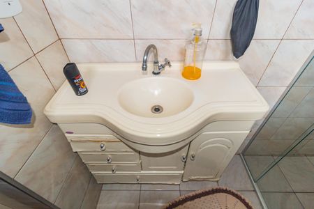 Casa à venda com 270m², 2 quartos e 50 vagas Casa à venda com 270m², 2 quartos e 50 vagasBanheiro da Suíte 2