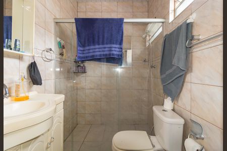 Casa à venda com 270m², 2 quartos e 50 vagas Casa à venda com 270m², 2 quartos e 50 vagasBanheiro da Suíte 2