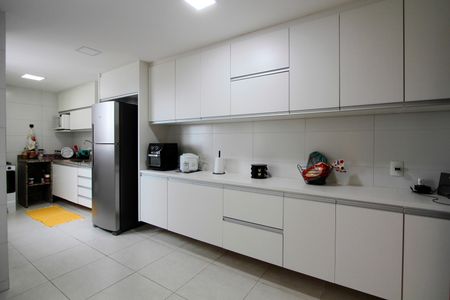 Apartamento à venda com 340m², 3 quartos e 2 vagasCozinha