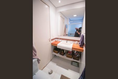 Apartamento à venda com 71m², 2 quartos e 2 vagasBanheiro da Suíte