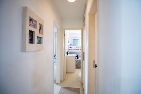 Apartamento à venda com 71m², 2 quartos e 2 vagasCorredor