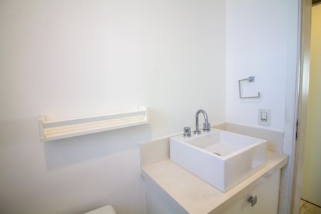 Apartamento para alugar com 65m², 2 quartos e 1 vaga Apartamento para alugar com 65m², 2 quartos e 1 vagaBanheiro da Suíte
