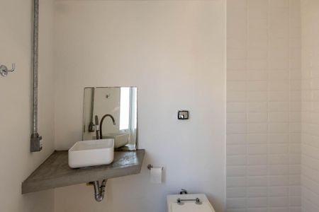 Banheiro Social de kitnet/studio à venda com 1 quarto, 55m² em Vila Buarque, São Paulo