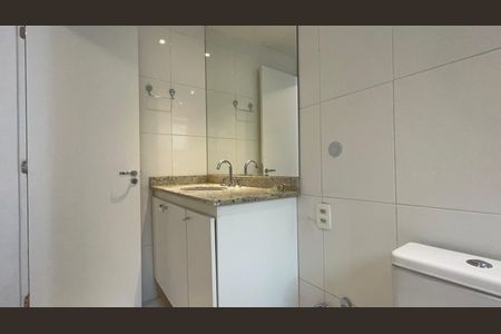 Apartamento à venda com 260m², 3 quartos e 3 vagasBanheiro da Suíte 1