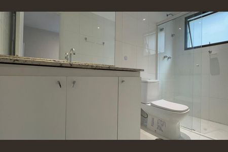 Apartamento à venda com 260m², 3 quartos e 3 vagasBanheiro da Suíte 1