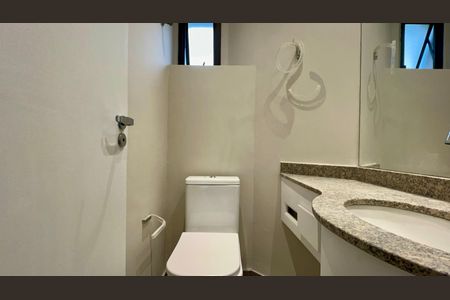Apartamento à venda com 260m², 3 quartos e 3 vagasLavabo
