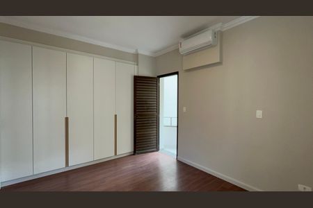 Apartamento à venda com 260m², 3 quartos e 3 vagasSuíte 2
