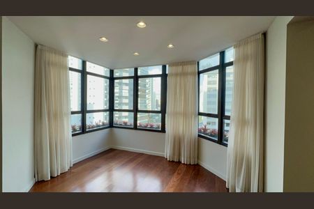 Apartamento à venda com 260m², 3 quartos e 3 vagasSala 2