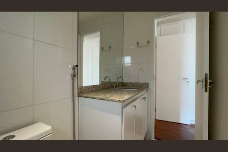 Apartamento à venda com 260m², 3 quartos e 3 vagasBanheiro da Suíte 2