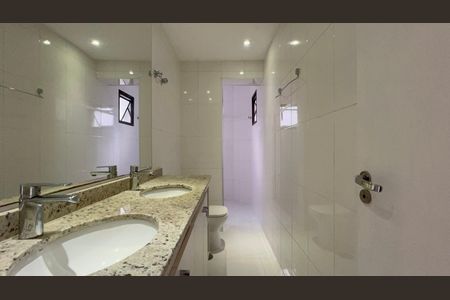 Apartamento à venda com 260m², 3 quartos e 3 vagasBanheiro da Suíte 3