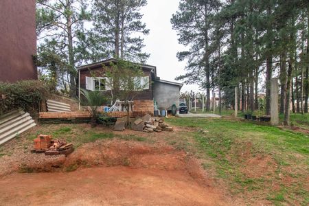 Casa à venda com 990m², 2 quartos e 1 vagaQuintal