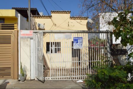 Casa à venda com 70m², 1 quarto e 1 vagaFachada