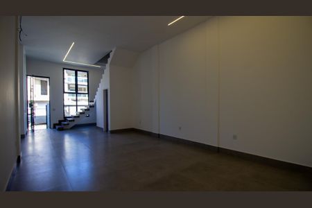Sala de casa de condomínio à venda com 3 quartos, 269m² em Vargem Pequena, Rio de Janeiro