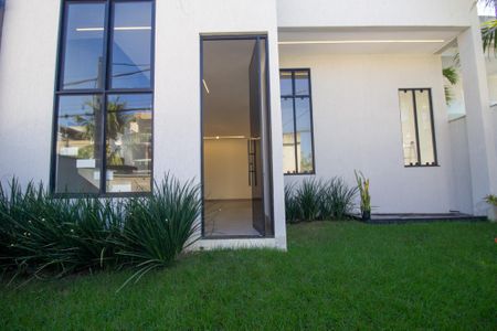 Casa de condomínio à venda com 269m², 3 quartos e 3 vagasÁrea Externa