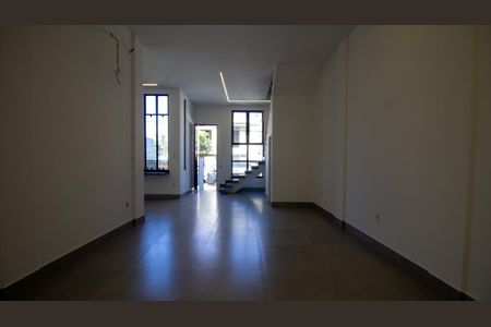 Sala de casa de condomínio à venda com 3 quartos, 269m² em Vargem Pequena, Rio de Janeiro