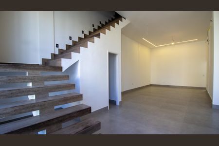 Sala de casa de condomínio à venda com 3 quartos, 269m² em Vargem Pequena, Rio de Janeiro