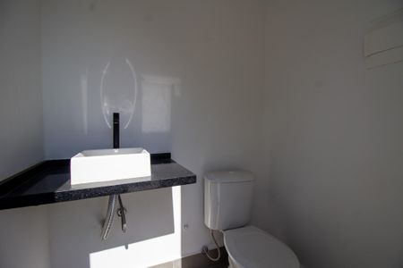 Casa de condomínio à venda com 269m², 3 quartos e 3 vagasBanheiro de Serviço