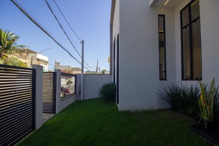 Casa de condomínio à venda com 269m², 3 quartos e 3 vagasÁrea Externa