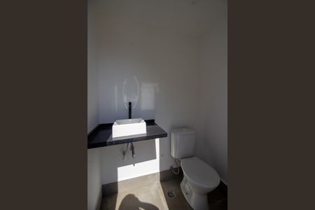 Casa de condomínio à venda com 269m², 3 quartos e 3 vagasBanheiro de Serviço