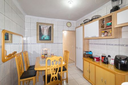 Casa à venda com 250m², 4 quartos e 2 vagas Casa à venda com 250m², 4 quartos e 2 vagasCozinha