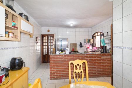 Casa à venda com 250m², 4 quartos e 2 vagas Casa à venda com 250m², 4 quartos e 2 vagasCozinha