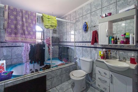 Casa à venda com 250m², 4 quartos e 2 vagas Casa à venda com 250m², 4 quartos e 2 vagasBanheiro da suíte 3