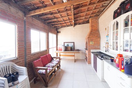 Casa à venda com 250m², 4 quartos e 2 vagas Casa à venda com 250m², 4 quartos e 2 vagasQuintal