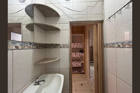 Casa para alugar com 100m², 3 quartos e 1 vaga Casa para alugar com 100m², 3 quartos e 1 vagaBanheiro