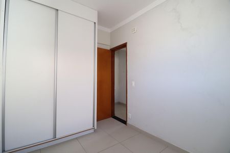 Quarto 1 de apartamento para alugar com 3 quartos, 134m² em Santa Mônica, Uberlândia