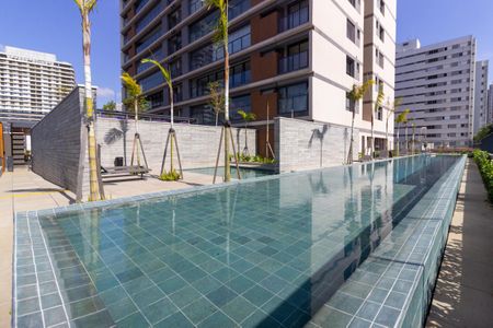 Apartamento à venda com 157m², 4 quartos e 2 vagas Apartamento à venda com 157m², 4 quartos e 2 vagasÁrea comum - Piscina