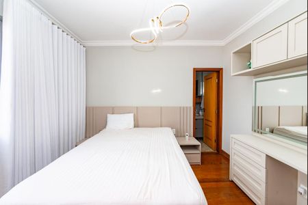 Apartamento para alugar com 144m², 4 quartos e 2 vagasSuíte