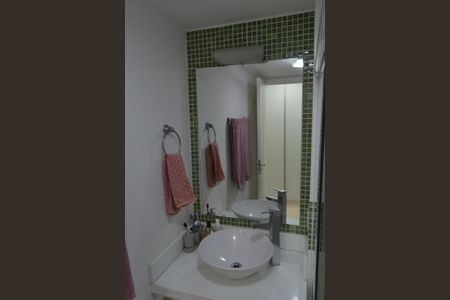 Apartamento para alugar com 60m², 2 quartos e 1 vaga Apartamento para alugar com 60m², 2 quartos e 1 vagaBanheiro da Suíte