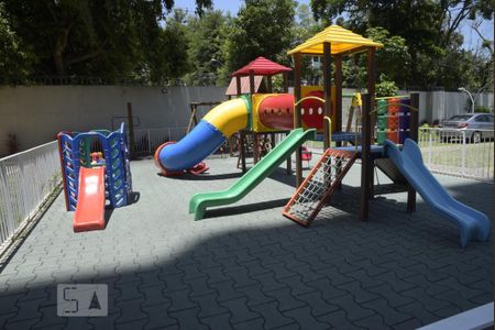 Apartamento para alugar com 60m², 2 quartos e 1 vaga Apartamento para alugar com 60m², 2 quartos e 1 vagaÁrea comum - Playground