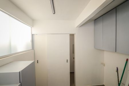Apartamento à venda com 116m², 3 quartos e 1 vagaÁrea de Serviço