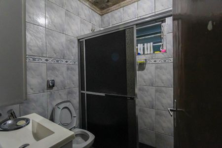 Casa à venda com 125m², 6 quartos e 4 vagas Casa à venda com 125m², 6 quartos e 4 vagasBanheiro 2