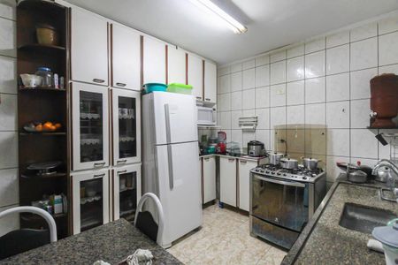 Casa à venda com 125m², 6 quartos e 4 vagas Casa à venda com 125m², 6 quartos e 4 vagasCozinha 1