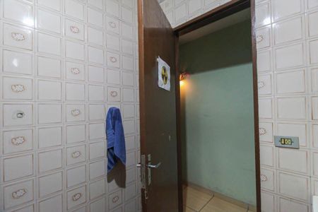 Casa à venda com 125m², 6 quartos e 4 vagas Casa à venda com 125m², 6 quartos e 4 vagasBanheiro 1